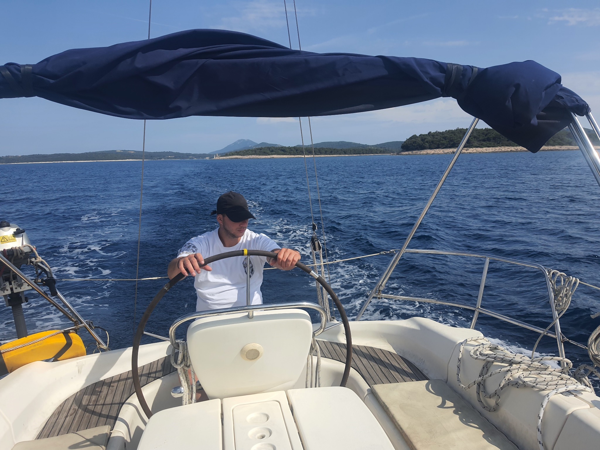 Skipper Dragan Ćuća at the helm